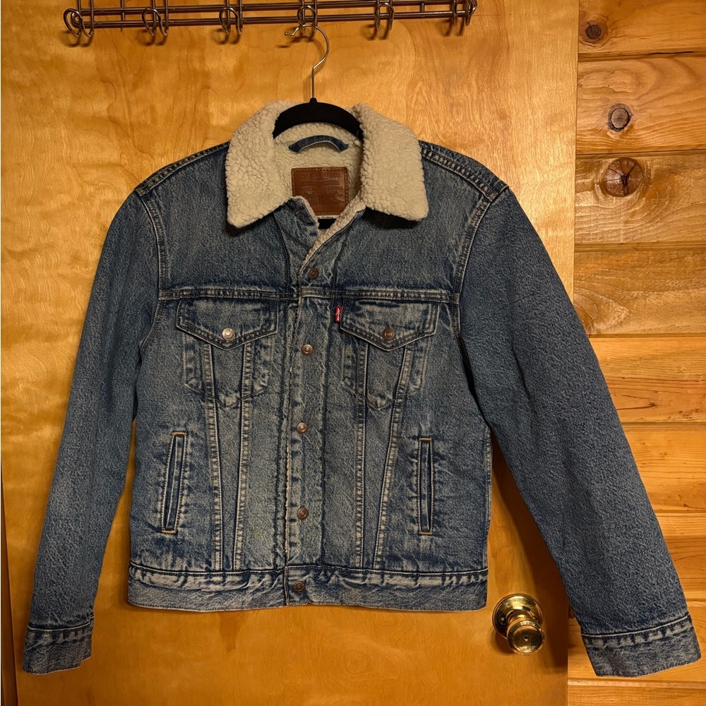 Levi's Blue Denim Jacket with Cream Sherpa Lining and Collar - XS
